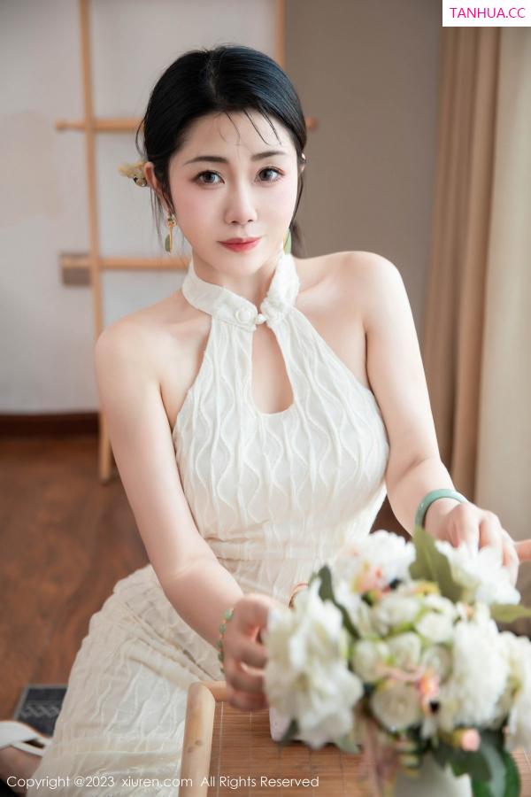   [XiuRen]高清写真图 2023.09.25 No.7435 严利娅Yuliya 旗袍美臀第35张图片